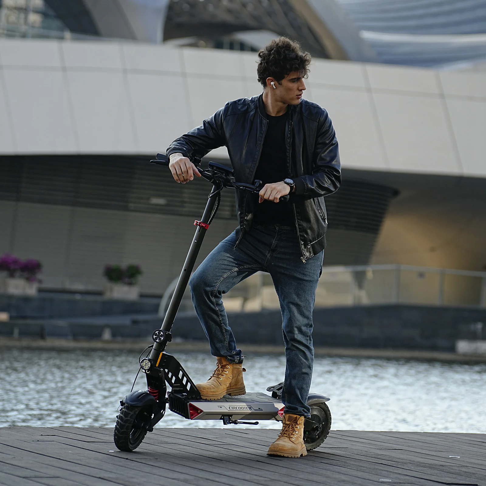 Landturbo Electric Scooter - Image 3